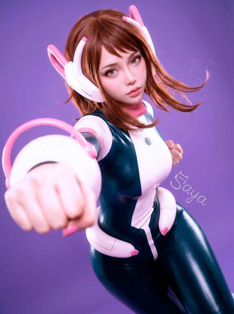 Saya Uraraka cosplay