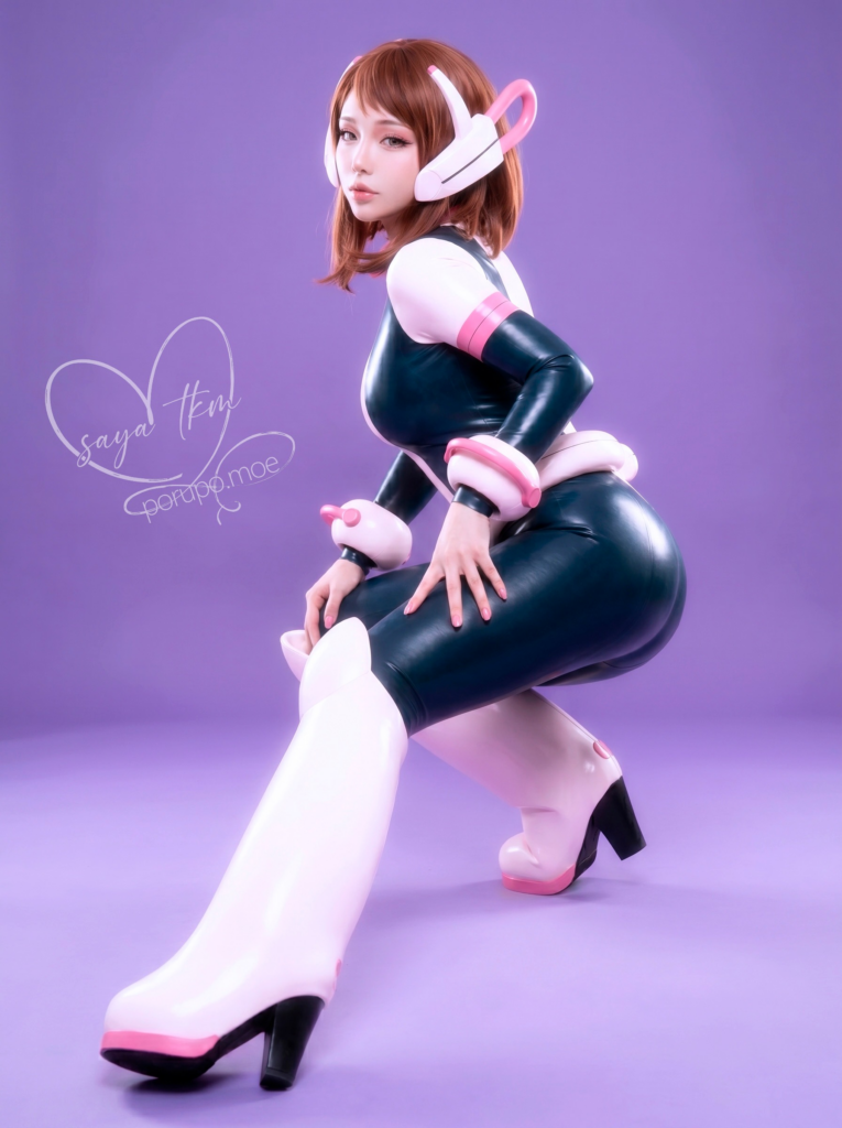 Saya Uraraka cosplay