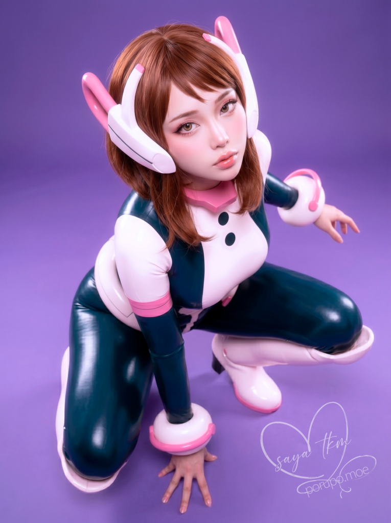 Saya Uraraka cosplay