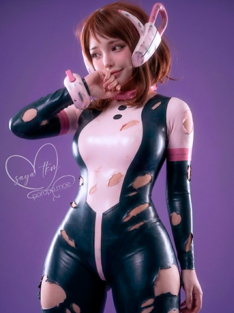 Saya Uraraka cosplay